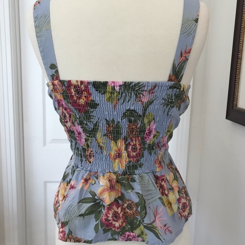 Floral Top - Picture 2 of 4